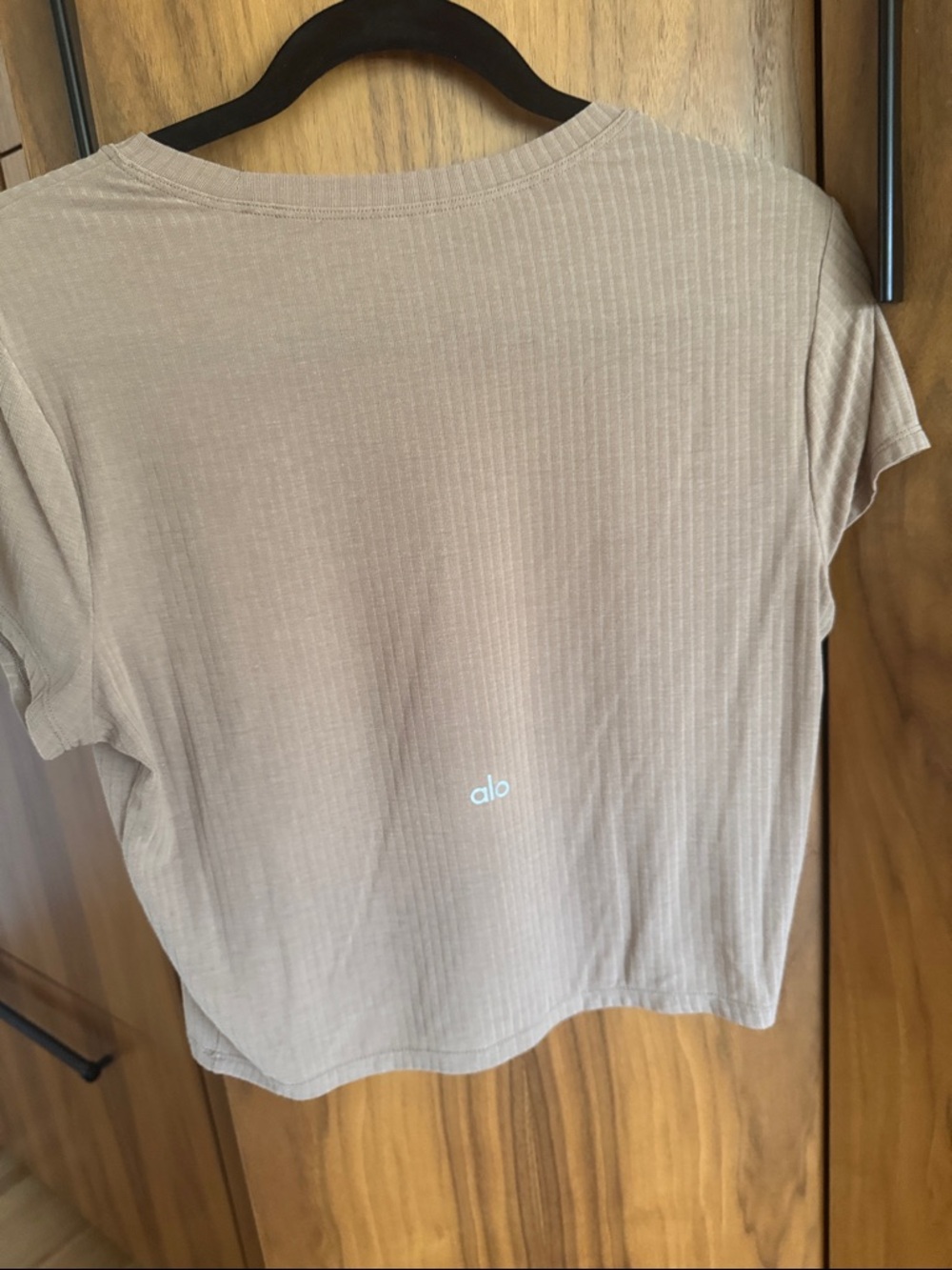 ALO Sea Coast Cropped Ribbed Short Sleeve Tee in Toasted Almond